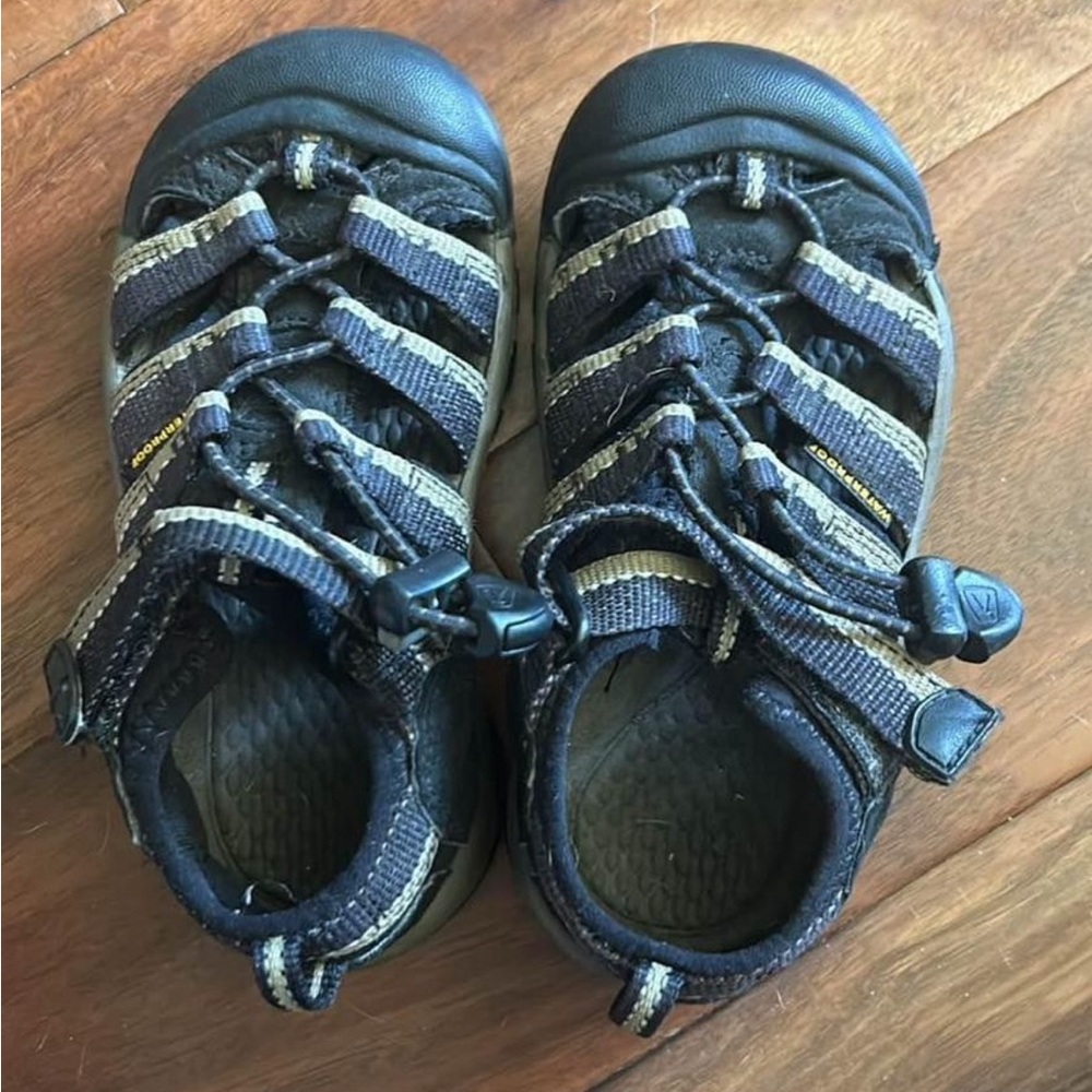 Keen Sandals - size 11